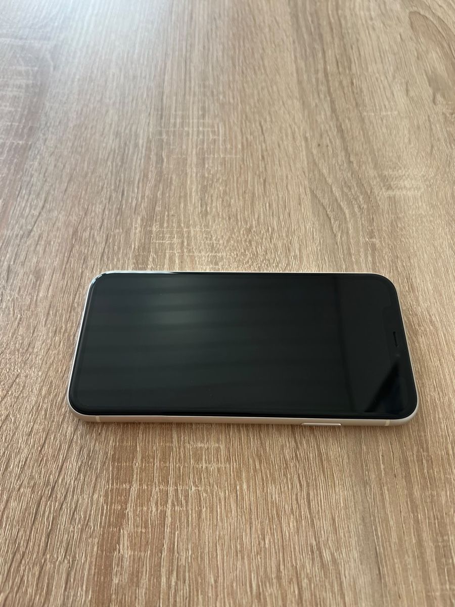 Apple Portables: iPhone 11 Bildschirmdefekt – Défectueux à Rorschacherberg par pol_2pw7 2