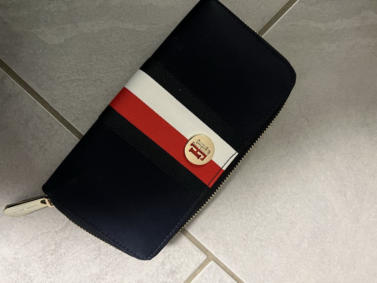 Tommy Hilfiger Portamonete: Tommy Hilfiger Gelbörse Neu – Nuovo e nell'imballaggio originale da Oberentfelden venduto da Dianaaaaaa