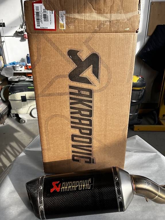 Sistemi di scarico: Échappement Akrapovic Z900 – Usato da Courtételle venduto da directswisswatch 3