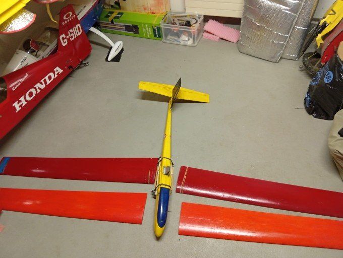 Modellismo RC: RC  Segelflugzeug Antik – Difettoso da Uznach venduto da Rzeljko