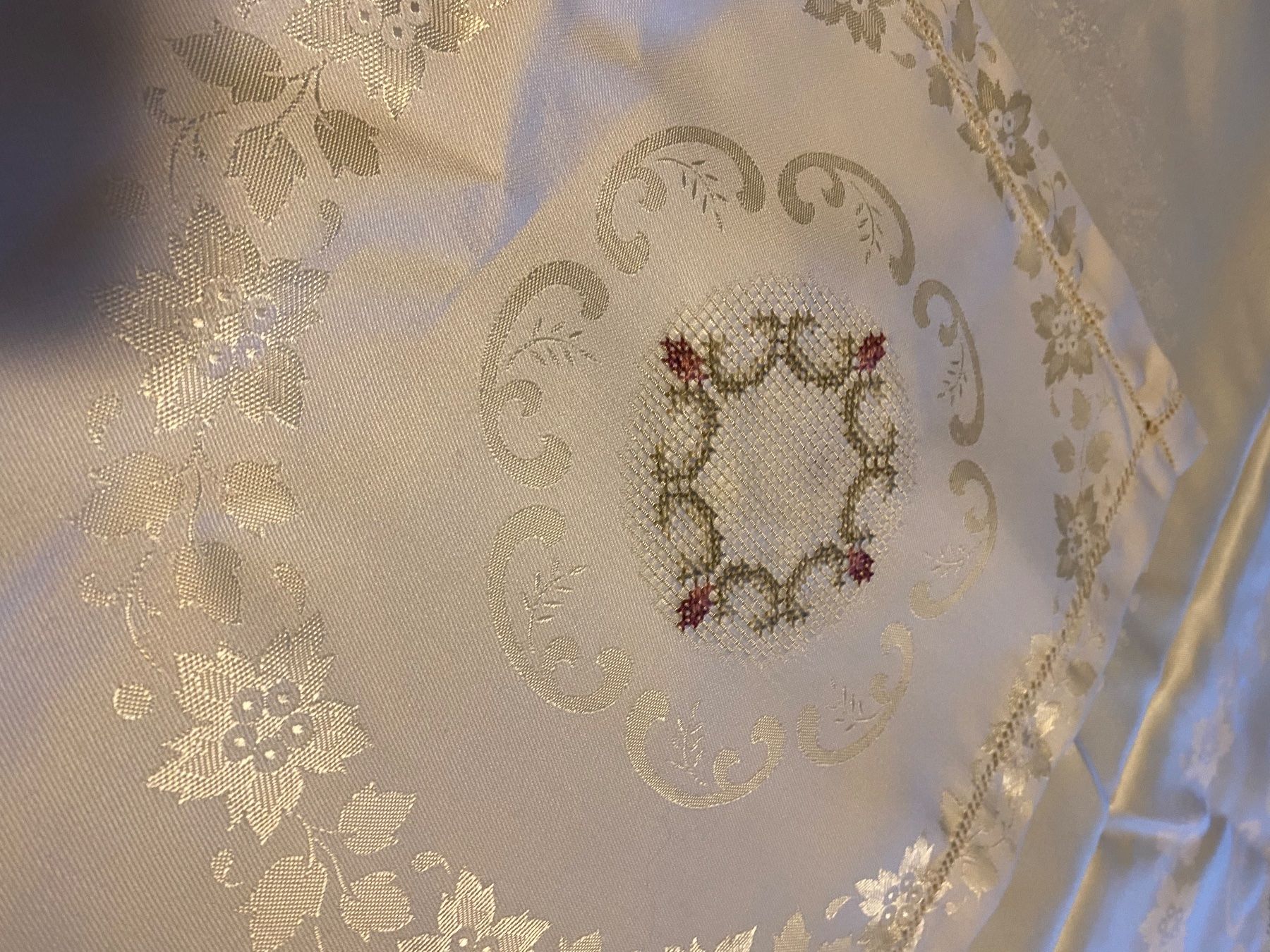 Set di tavolo e panche: 2 Tischdecke und Servierten Set / Handgemacht – Usato da Zürich venduto da esk_6ymz 4