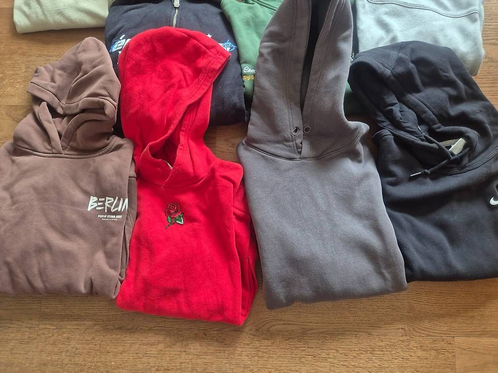 Lotti di vestiti: Hoodies und TShirts – Usato da Hochdorf venduto da Leonus 1
