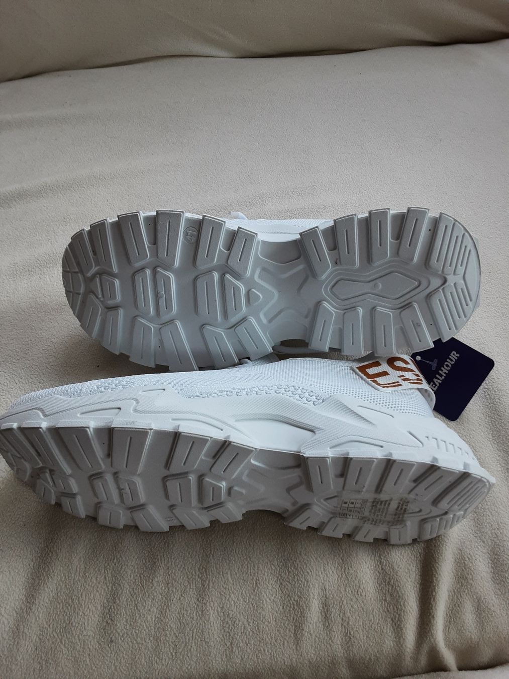 Scarpe da donna: Weisse Sommer Turnschuhe, Grösse 41, neu – Nuovo (secondo la descrizione) da Altdorf UR venduto da Brandli 4