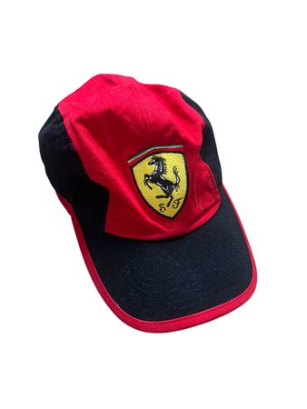 Casquette Ferrari rouge/noir logo brodé état neuf