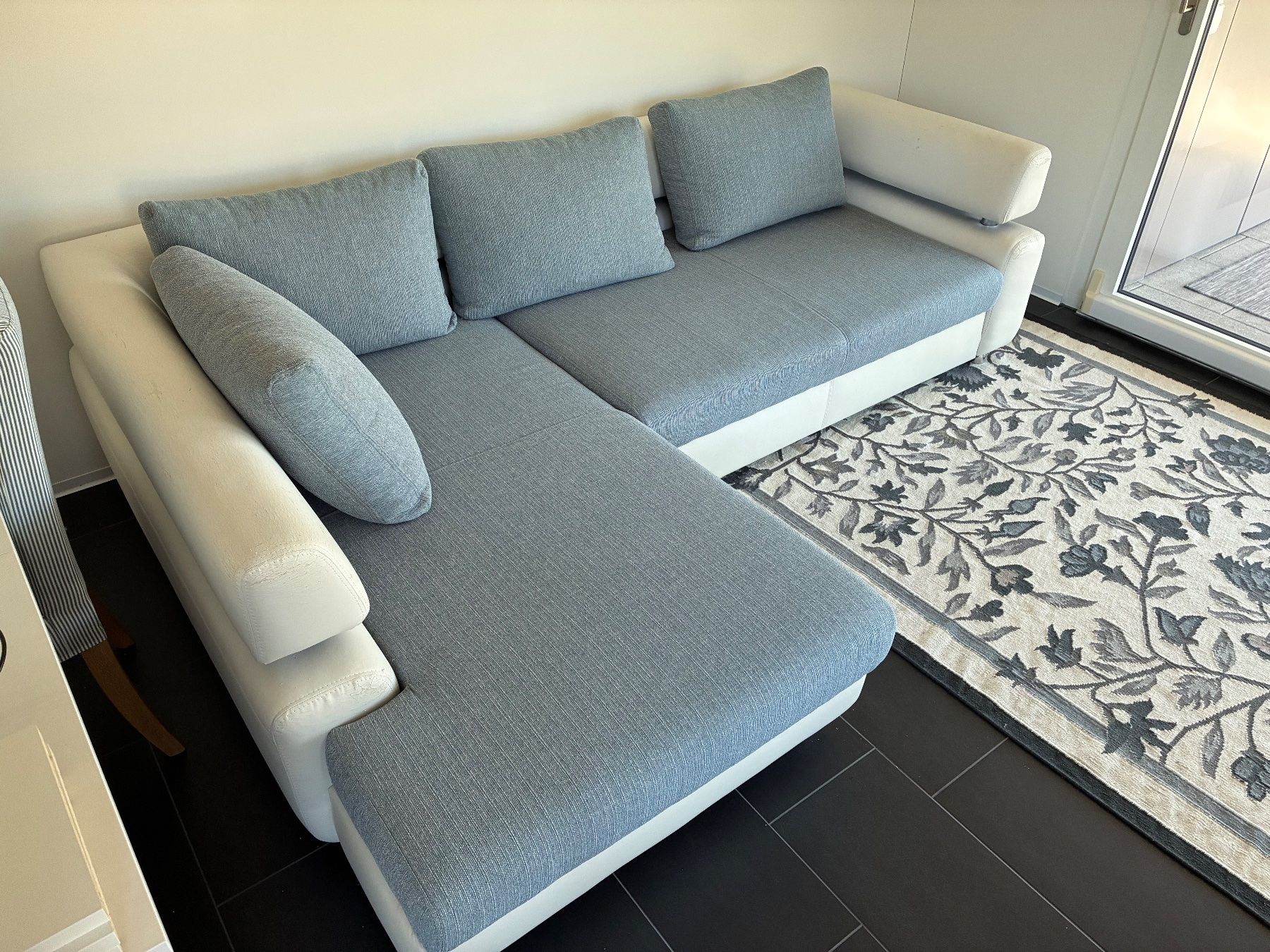 Divani: Zum Verschenken Variable Sofa, weiss-grau – Usato da Oberwil b. Zug venduto da vra_2lcg