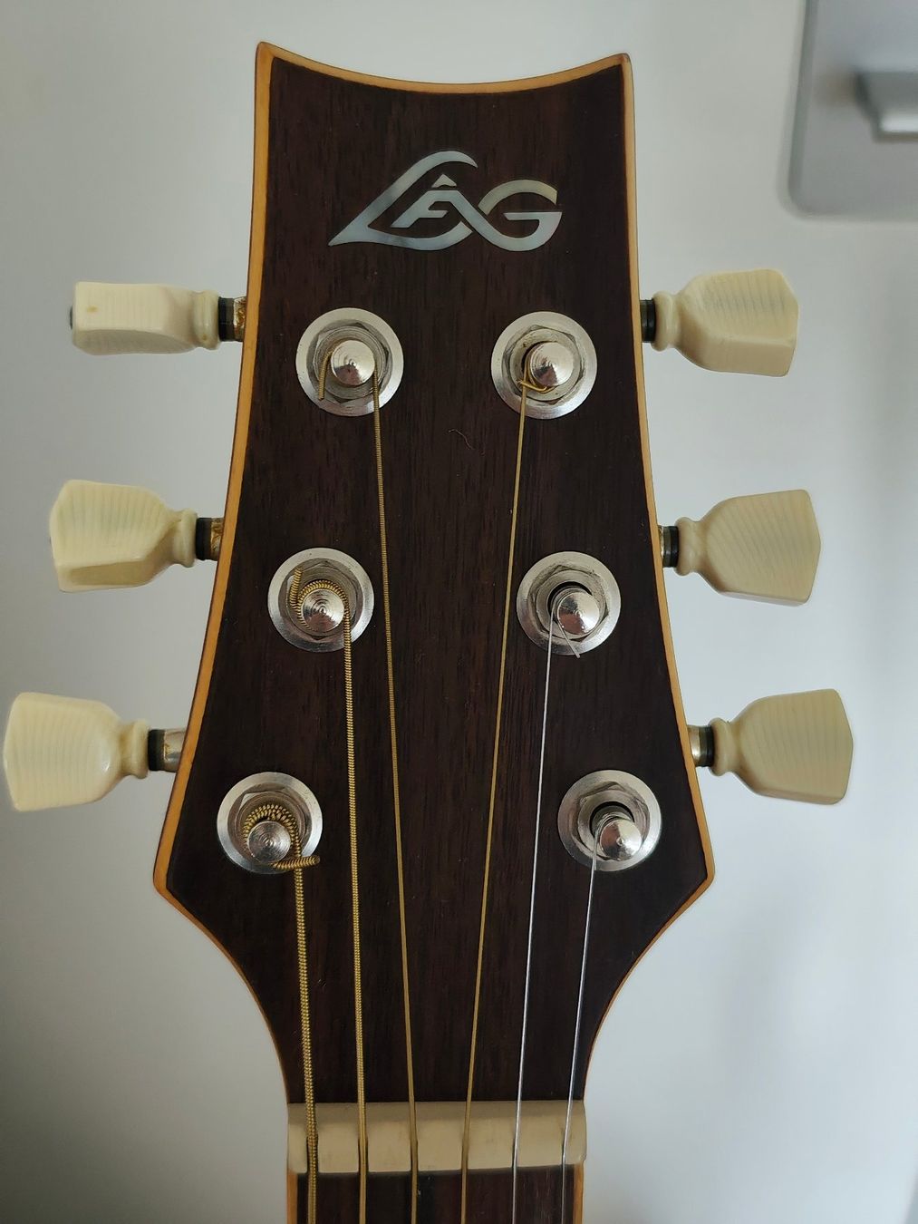 Strumenti musicali: LAG - 4 Seasons Winter 4S400D – Usato da Les Avanchets venduto da Jackjack 4