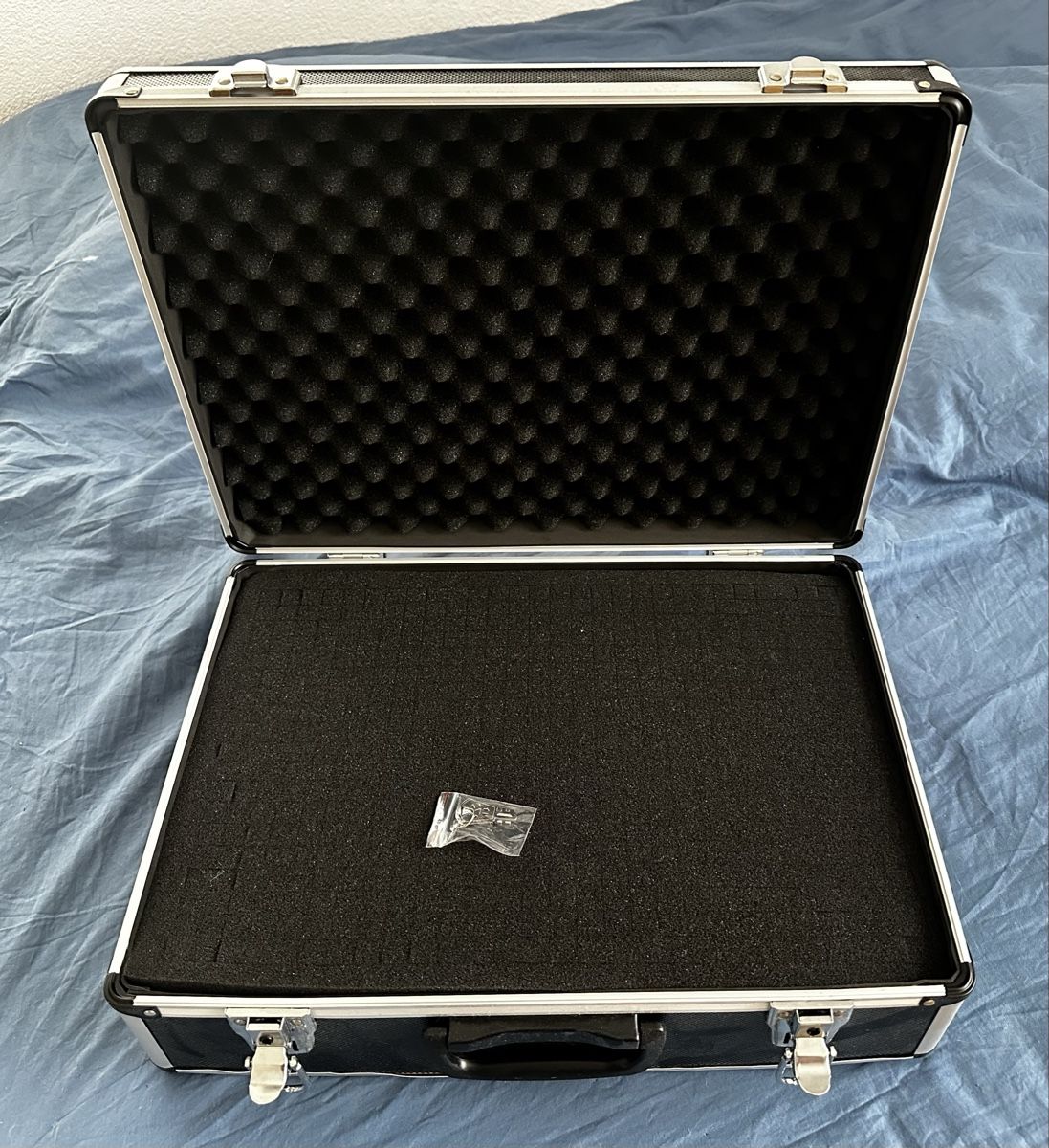 Valigie: Aluminium Case with Foam Inserts for Sale – Usato da Zäziwil venduto da Schafi98 1
