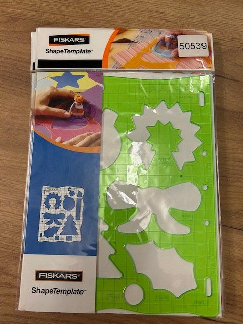 Bastelsets: Fiskars Set Shape Template 8er Set. mit Schneider – Gebraucht aus Schönenbaumgarten von Maven 2