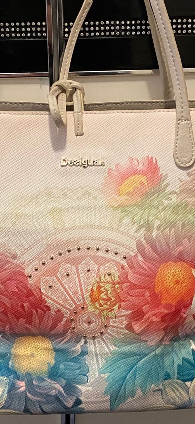 Desigual Sacs femmes: Damentasche  desigual – D'occasion à Pfungen par Sheki56 5