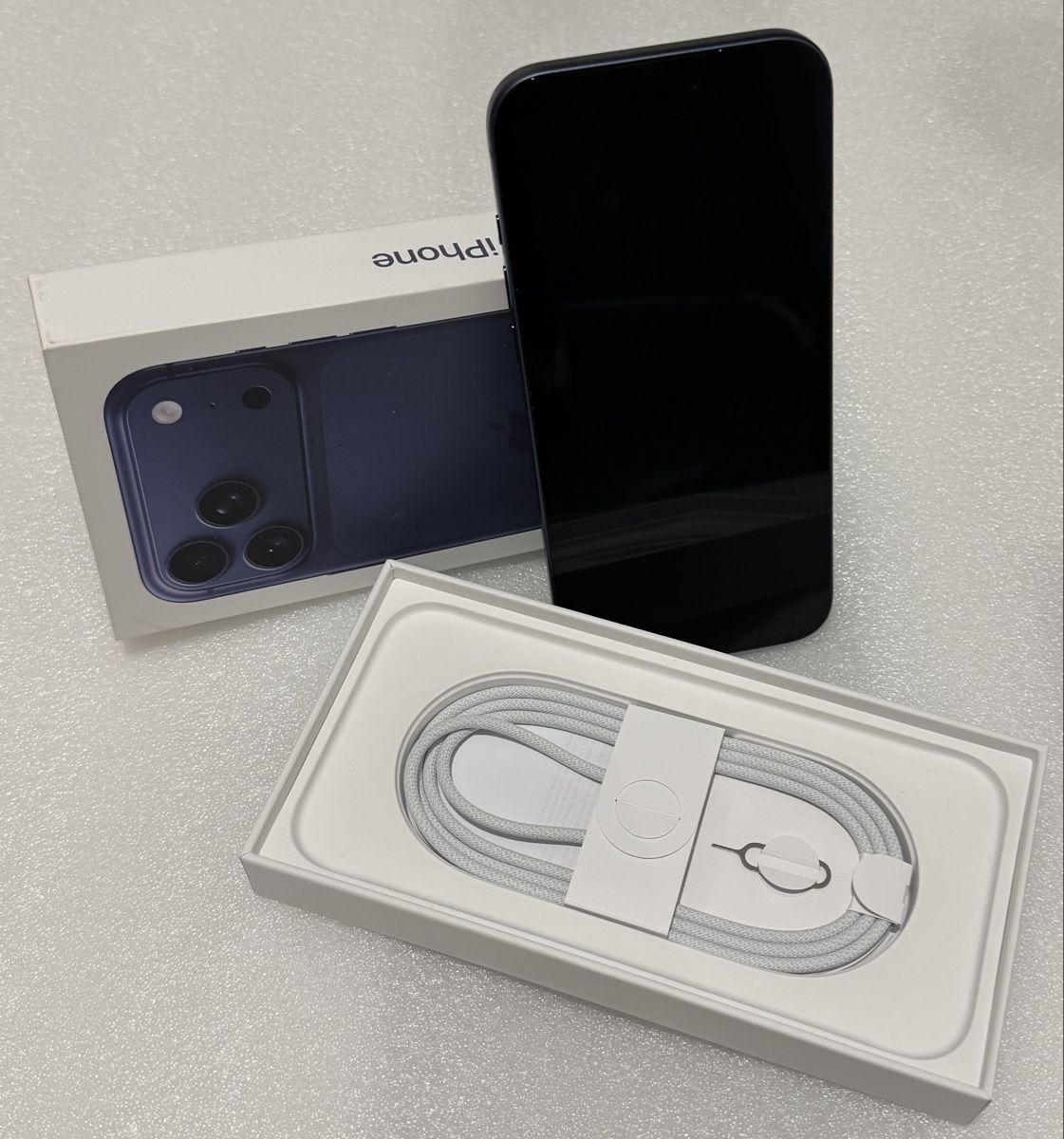 Apple Handys / Smartphones: Apple iPhone 17 Pro Max 256GB Deep Blue – Neu & Originalverp – Neu und originalverpackt aus Heinrichswil von Reseller333