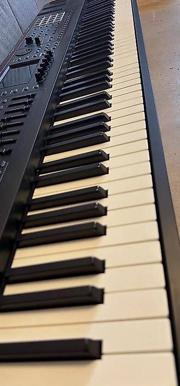 Instruments de musique: Roland Fantom 08 – D'occasion à Niederrohrdorf par Baerandmore 1