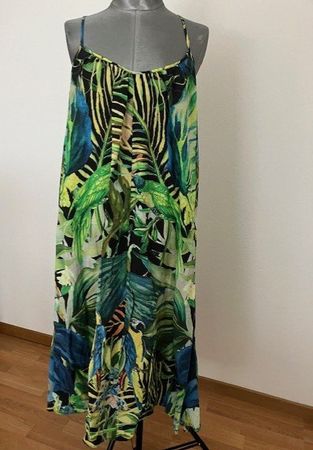 Robe d'été longue motif perroquet et feuillage exotique T...