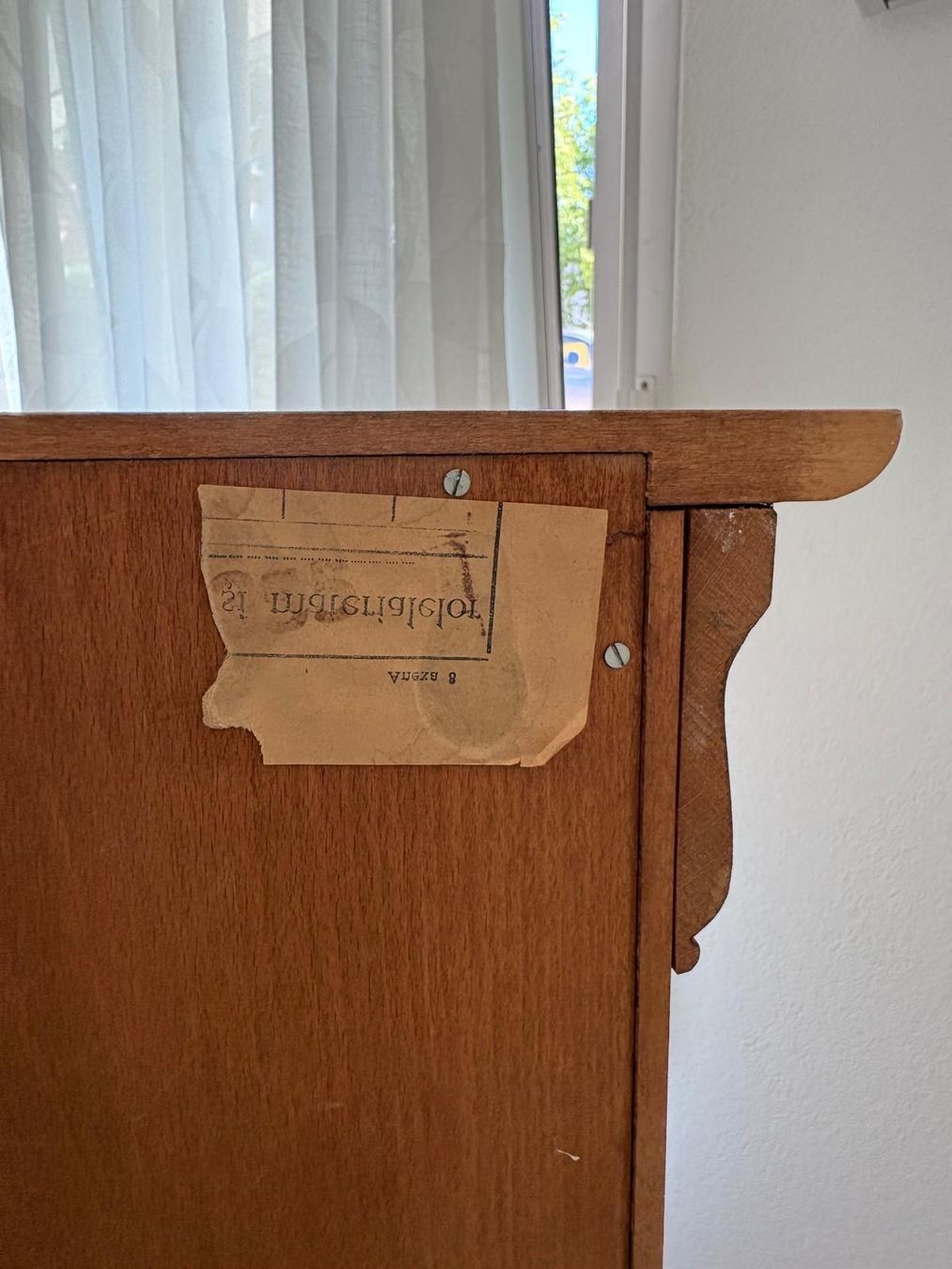 Vitrines: Wunderschöne Vitrine aus Echtholz / Vollholz – D'occasion à Klingnau par Umweltklinik 5