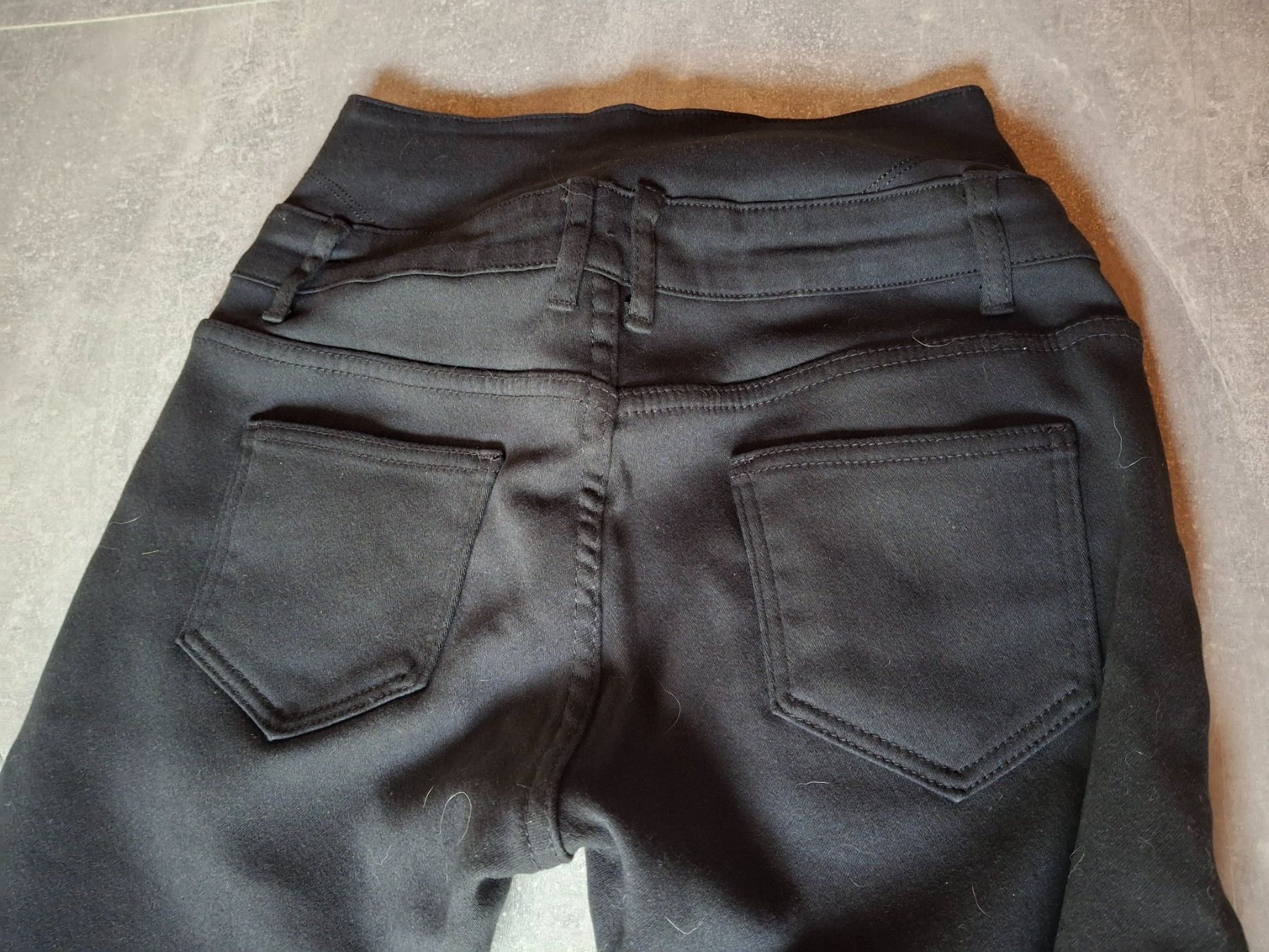 Hosen: Pantalon noir taille M 65% coton – Gebraucht aus Villiers von san_jn5w 2