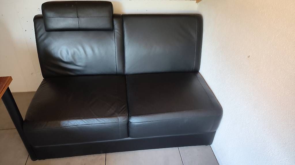 Divani: Schwarzes Ledersofa muss bis 20.9 weg! – Usato da Grabs venduto da sch_9t8p