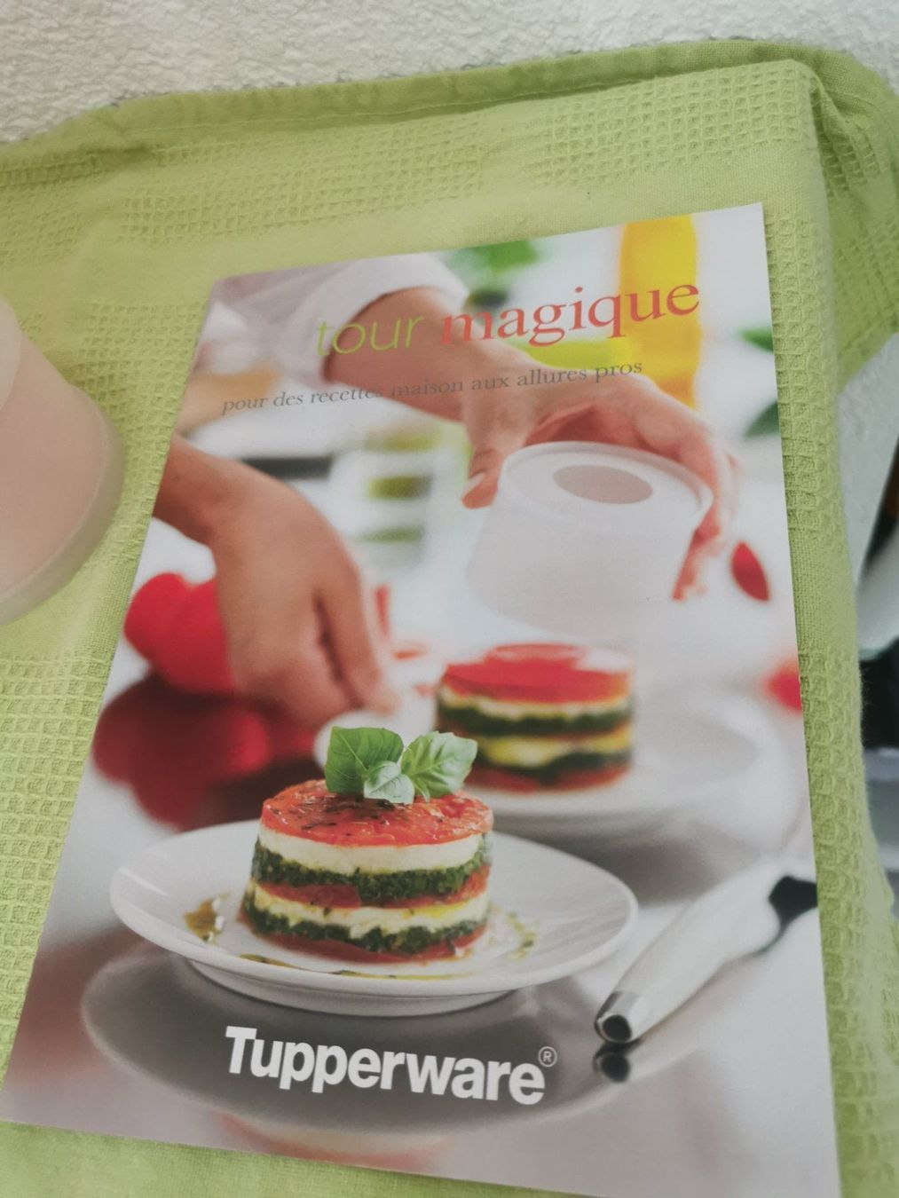 Tupperware Behälter & Ähnliches: Tour magique Tupperware – Gebraucht aus Peyres-Possens von vevette65 2