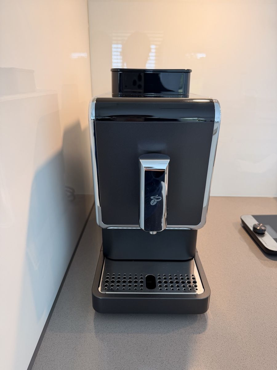 Tchibo Macchine per caffè & Macchine per espresso: Tchibo Esperto Kaffeevollautomaten – Usato da Seengen venduto da nin_8b7d 1