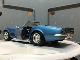 Corvette Stingray Cabrio Modell Jahrgang 1967 Revell 1:18