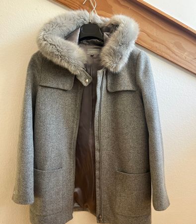 Manteau gris à capuche