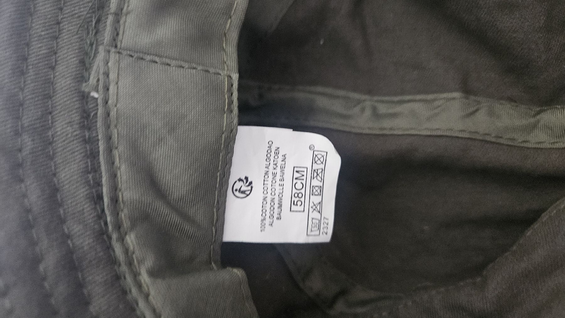 Copricapi, berretti & cappellini: 3x Kani Bucket Hat div. Farben/Designs – Usato da Rapperswil SG venduto da liivea 4