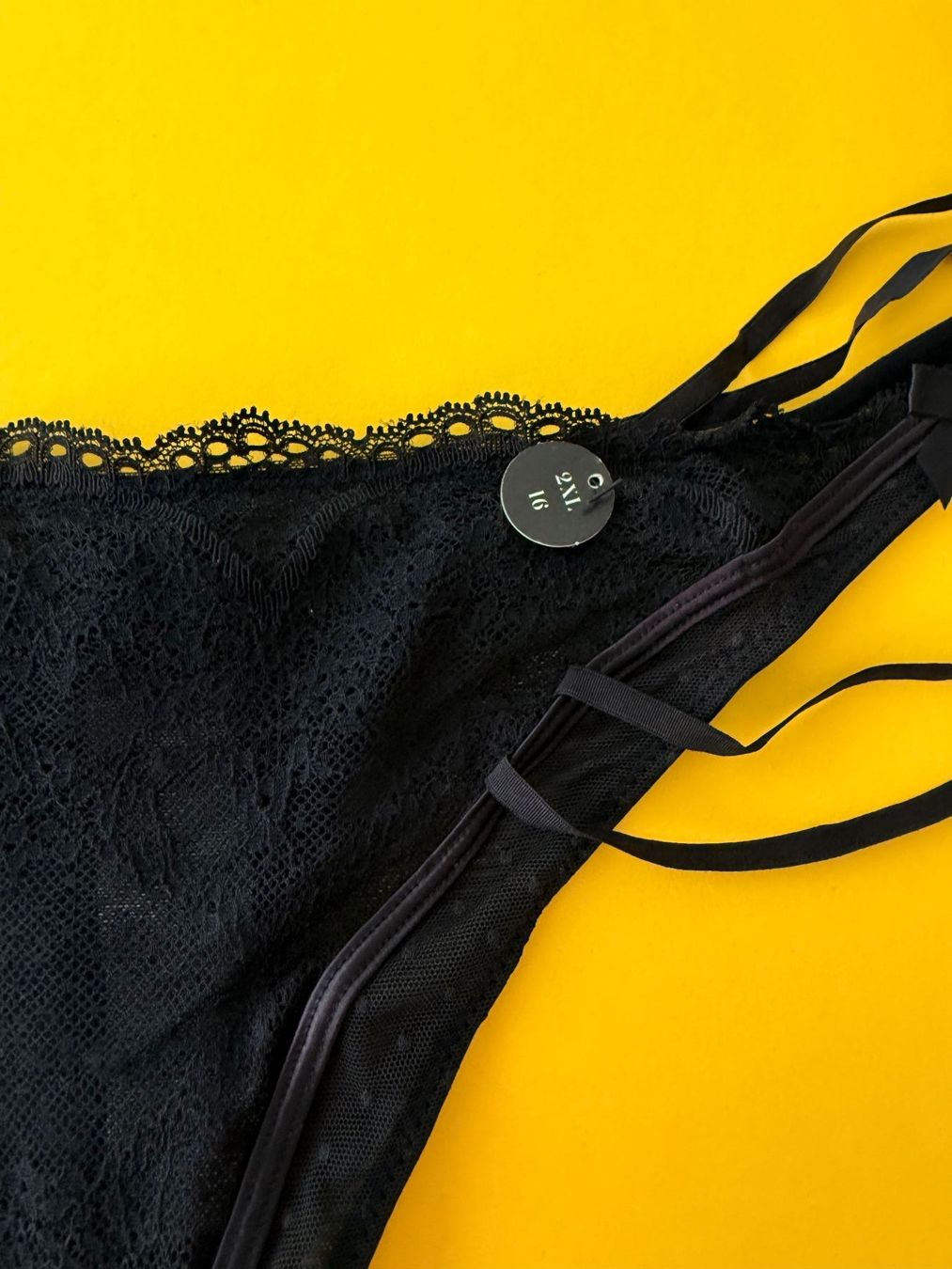 Hunkemöller Sonstige Unterwäsche: HUNKEMÖLLER, String FLEUR, Grösse XXL, Farbe Schwarz – Neu und originalverpackt aus Rudolfstetten von gst_g7xl 1