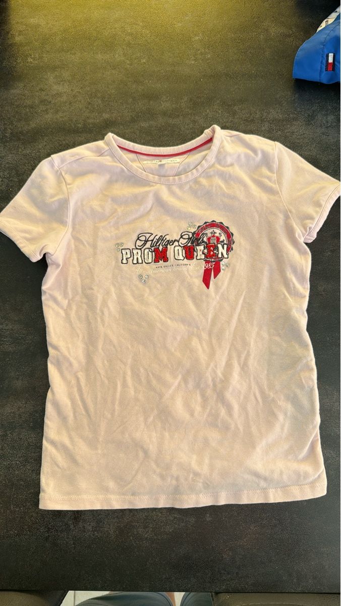 Tommy Hilfiger Camicette, T-shirt & Top: T-shirt Tommy Hilfiger taille 4 ans  – Usato da Blonay venduto da Simba1094