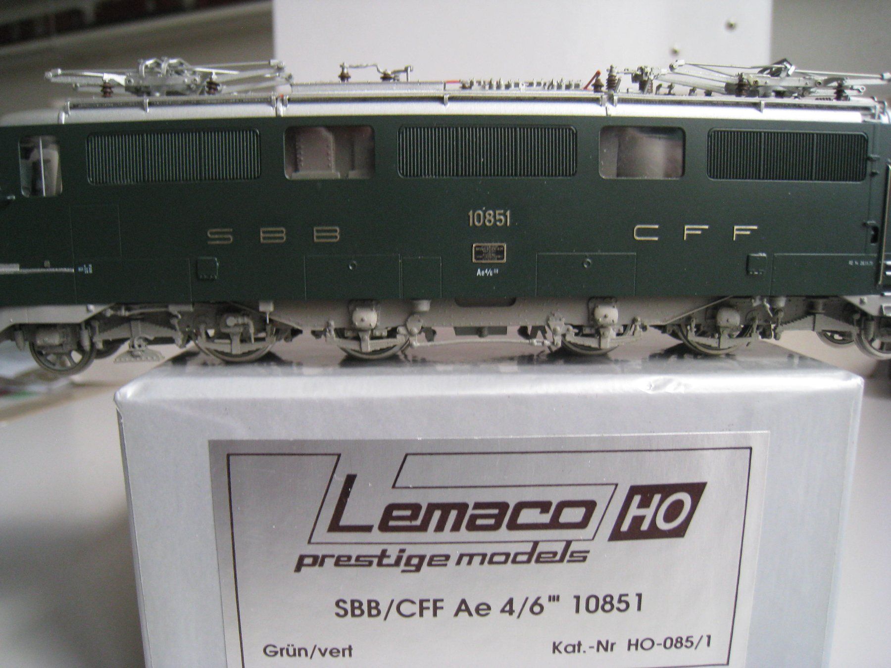Lemaco Modellini di ferrovie: Lemaco, Ae 4/6 10851, SBB 3 System Lok, HO 085/1 oder Am 4/6 – Usato da Buchs ZH venduto da swiss-train