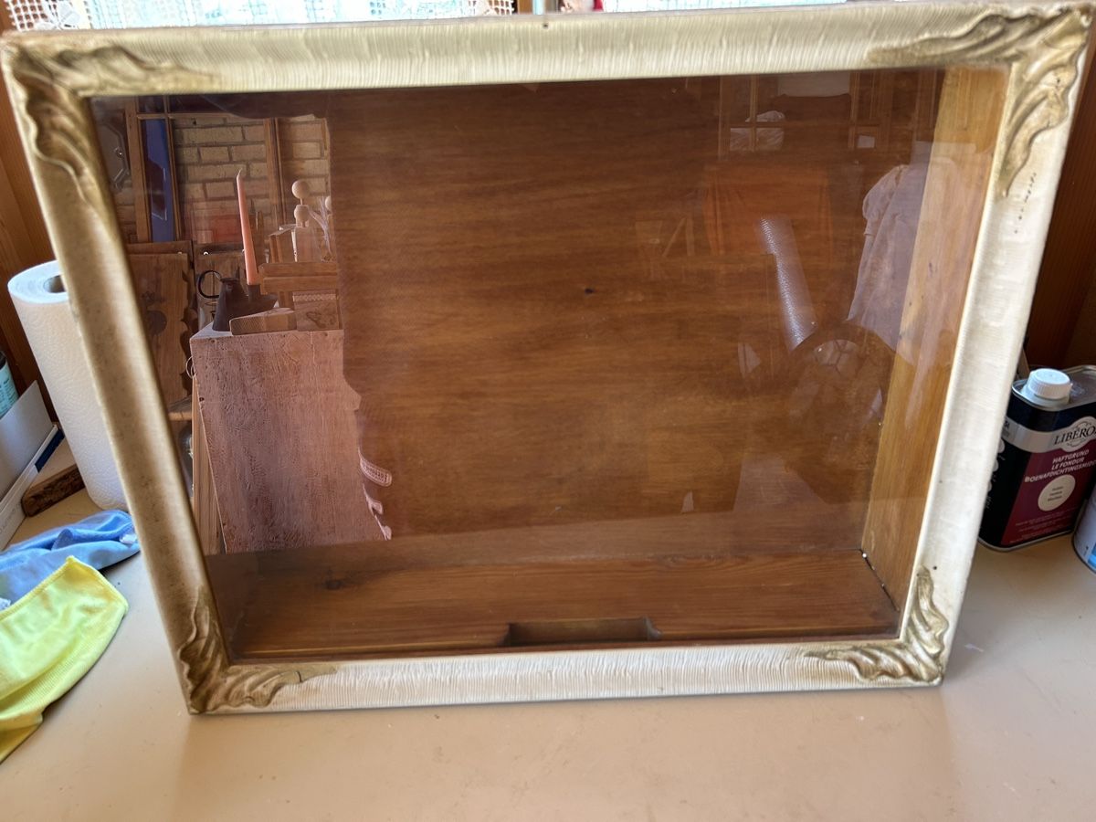 Vitrinen: Vitrine klein / Schaukasten mit Glas, Top! – Gebraucht aus Gwatt (Thun) von ate_6ng8