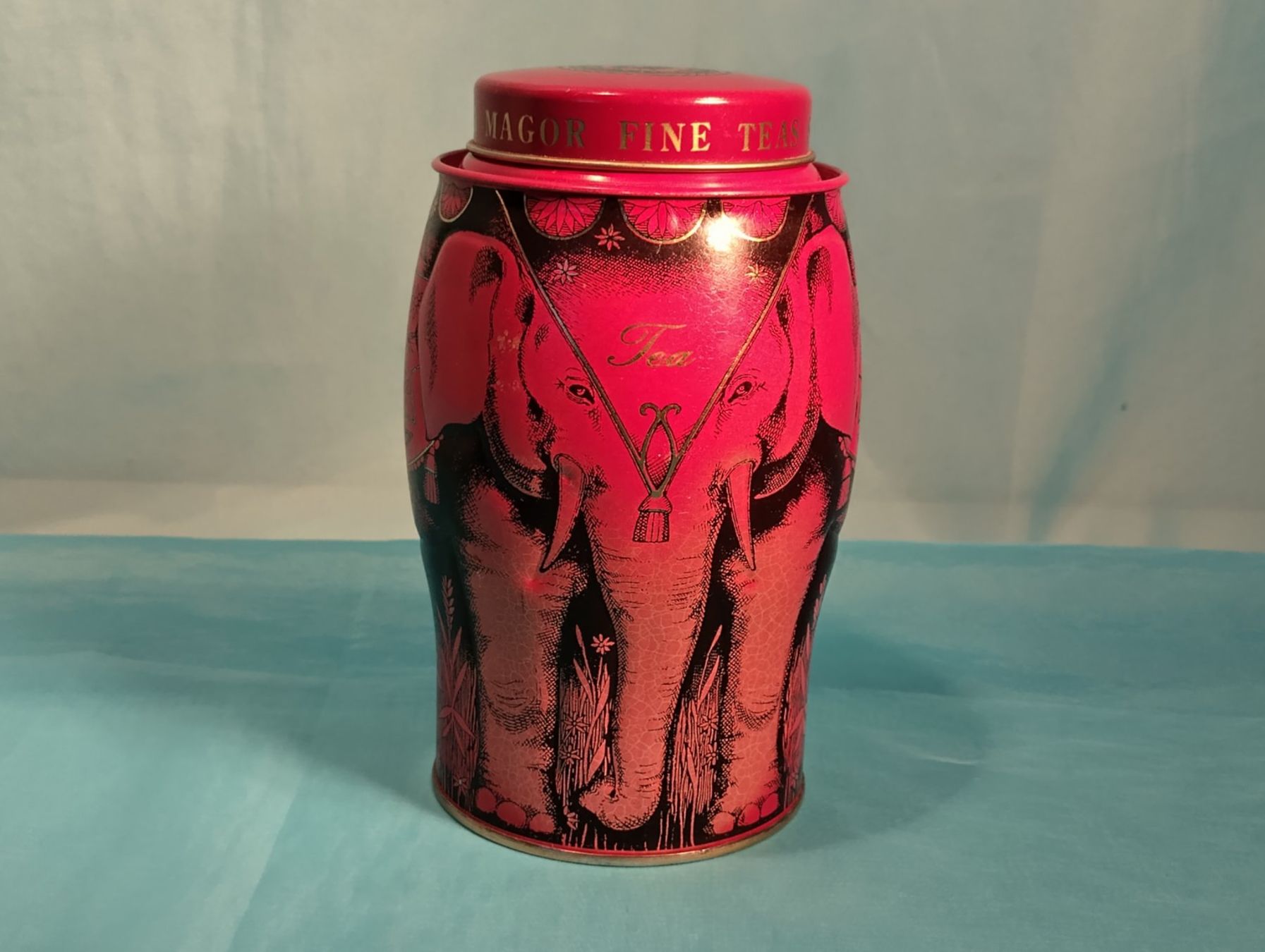 Altro in Decorazioni & Accessori: Blechbüchse, Dose für Tee mit Elefant – Usato da Bellach venduto da JingleCherry