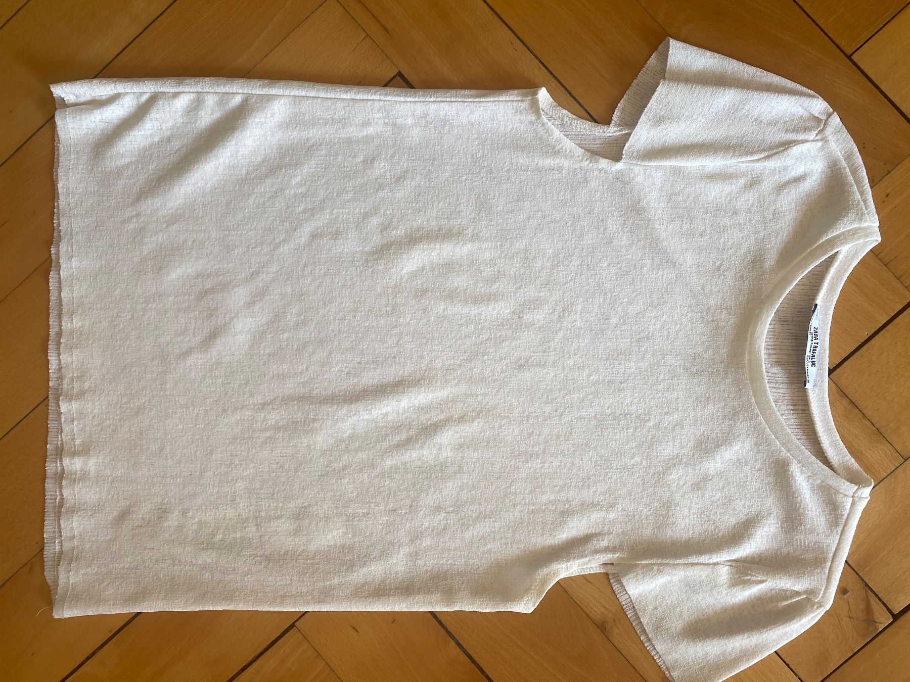 Top: Top zara off white taille M – Usato da Küssnacht am Rigi venduto da CALIFRASQUI 1