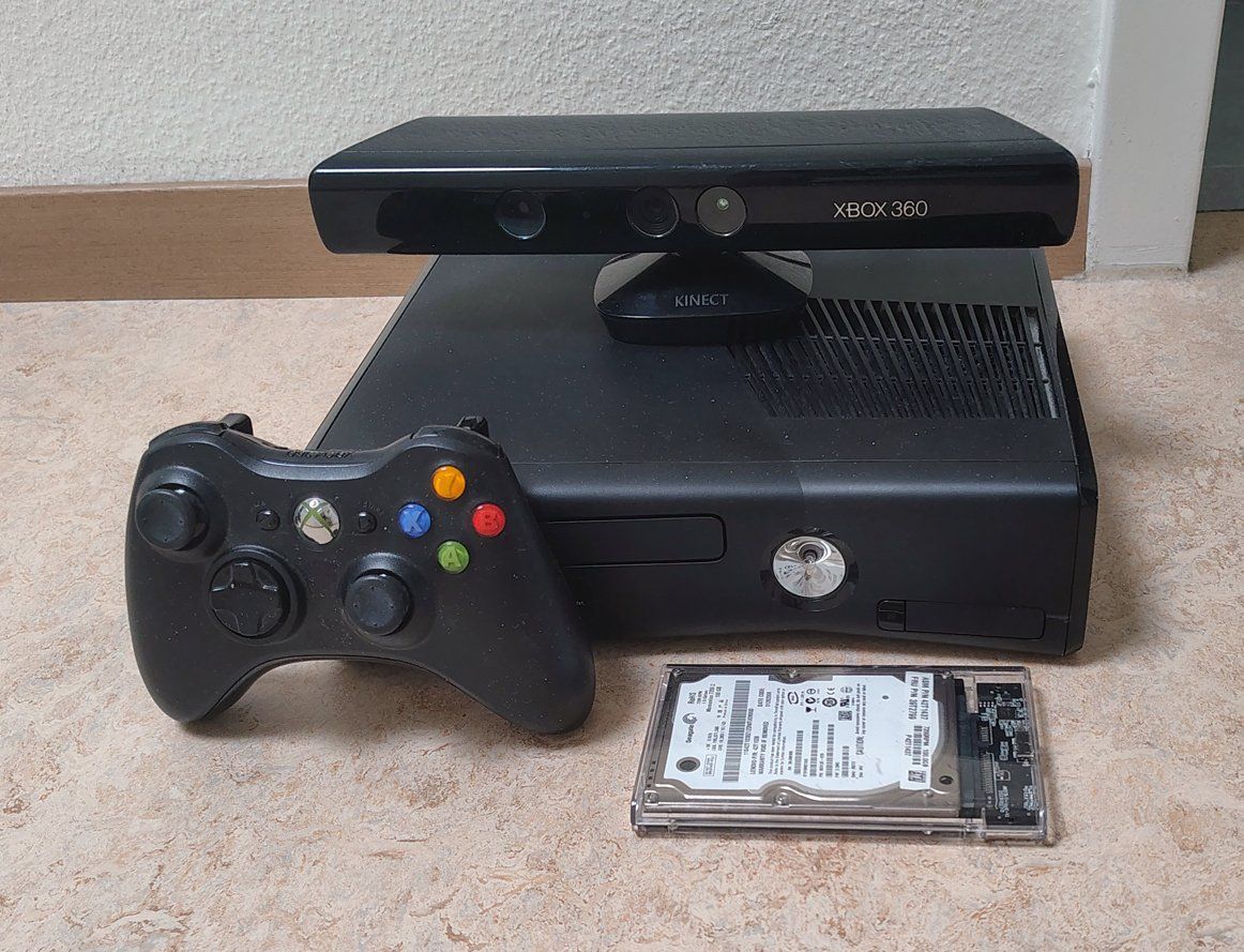 Microsoft Console: Xbox 360 + Kinect + 17 Games + Zubehör – Usato da Zürich venduto da Zakfu