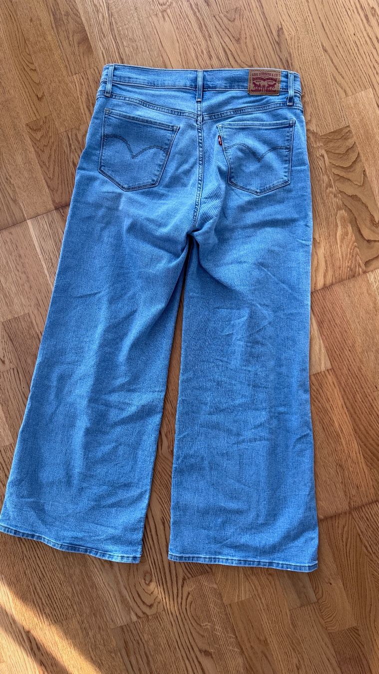 Levi's Jeans: Neue Levis Shaped wide leg Jeans 29/30 – Nuovo (secondo la descrizione) da Oberägeri venduto da Za_Mona 3
