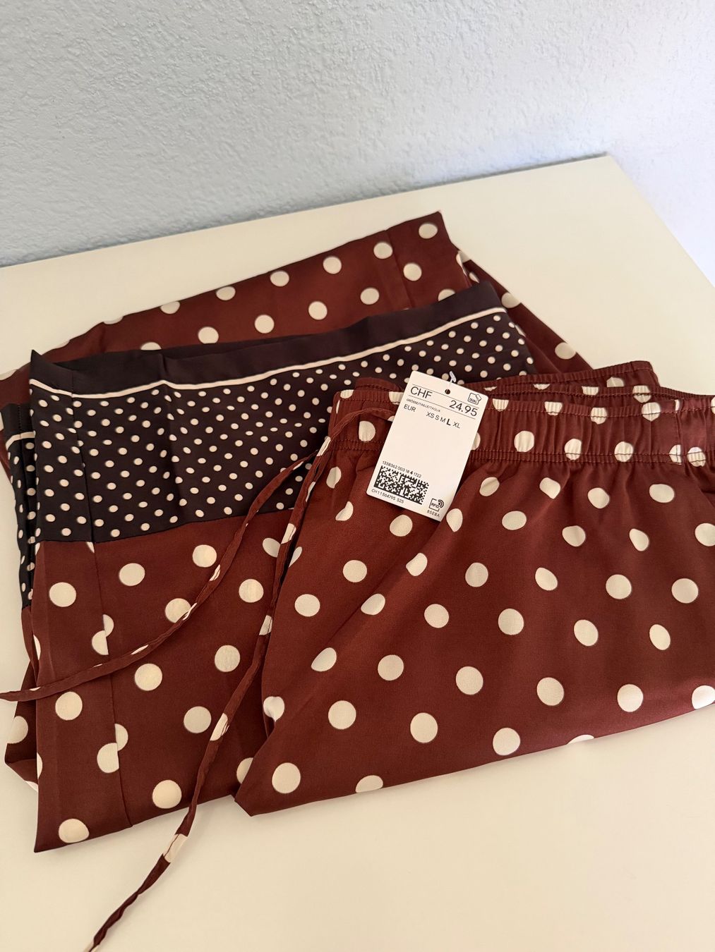H&M Pantalons: H&M Hose Gr L – Neuf (Voir description) à Lohn SH par mathea 1