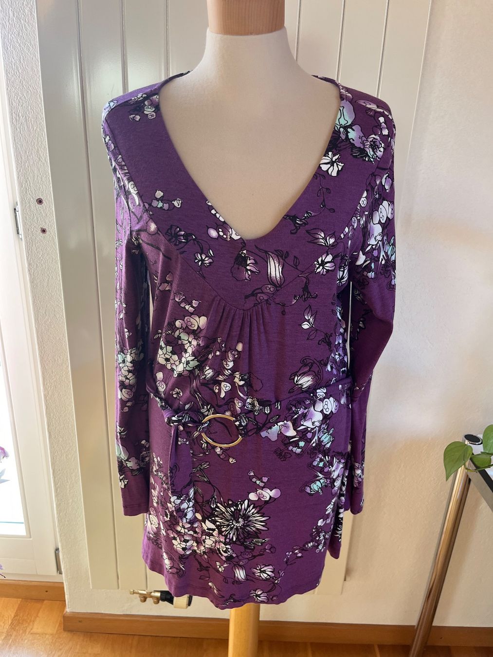 S.Oliver Vestiti: s.Oliver Kleid / Lila / Blumenmuster / Gr. 36 – Usato da Hünibach venduto da s.leptir