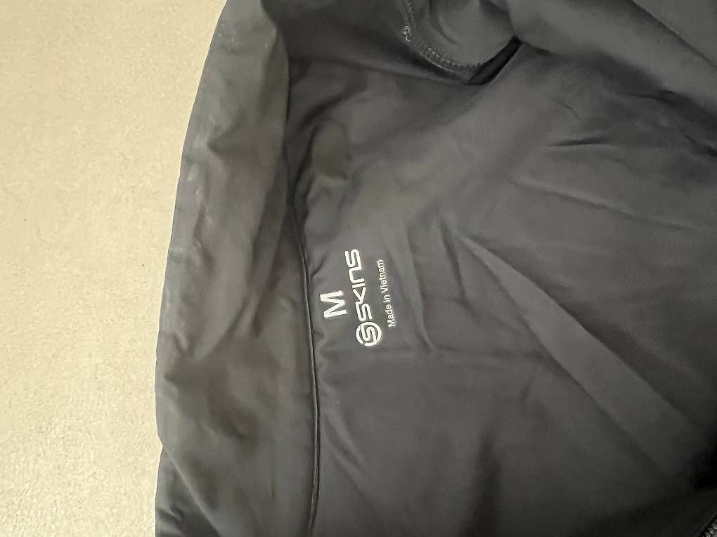 Jacken: Veste Skins taille M – Gebraucht aus Grand-Lancy von Limane 2