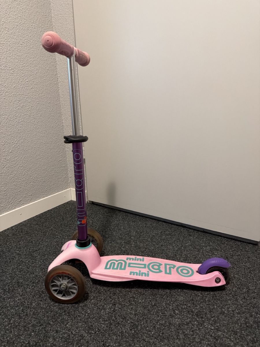 Micro Kickboard: Mini Micro Scooter Pink  – Usato da Glattfelden venduto da Hebaicht