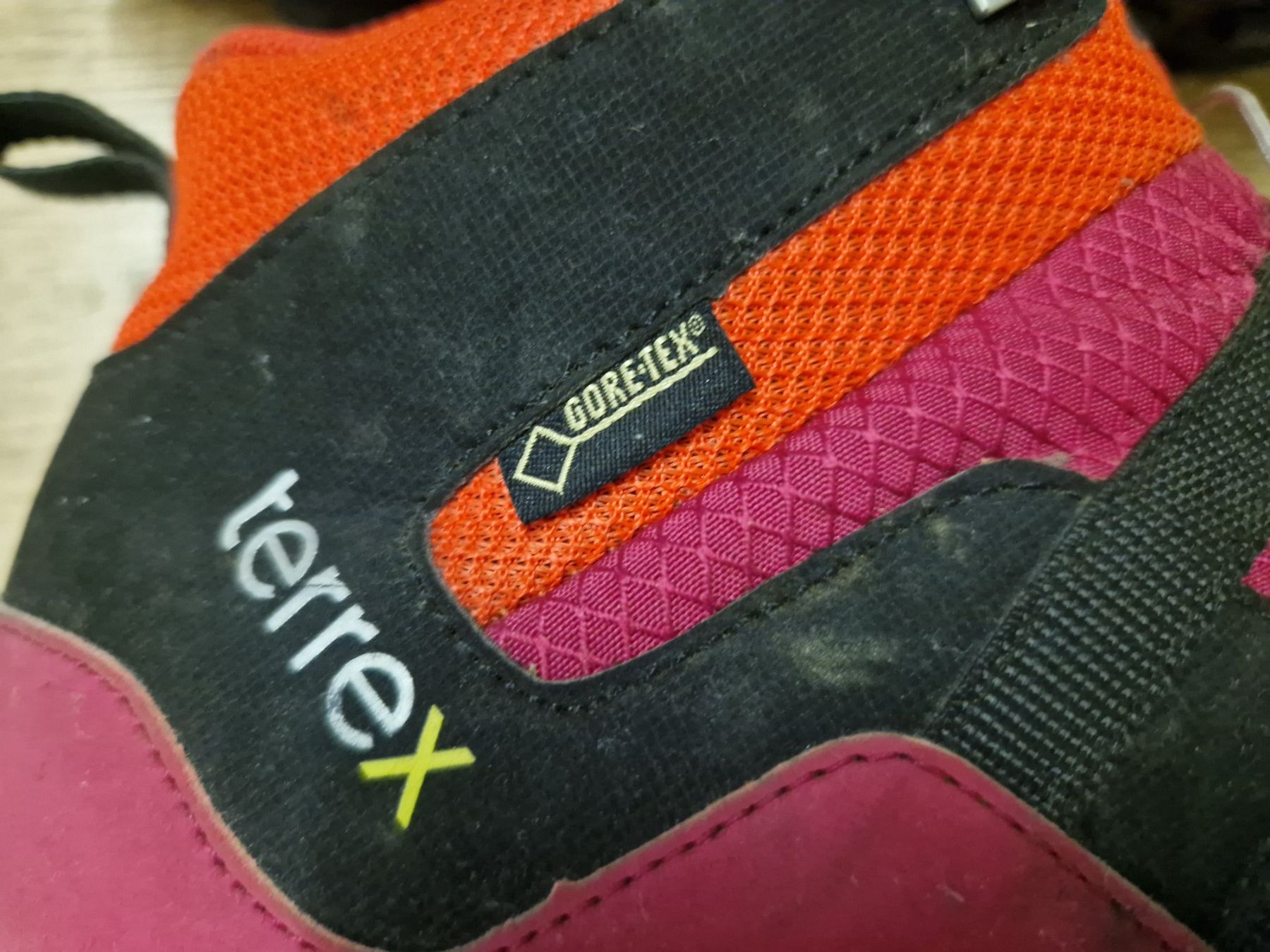 Adidas Scarpe da donna: Adidas Terrex Wanderschuhe Gore-Tex Gr.39 – Usato da Münsingen venduto da Geeskile 2
