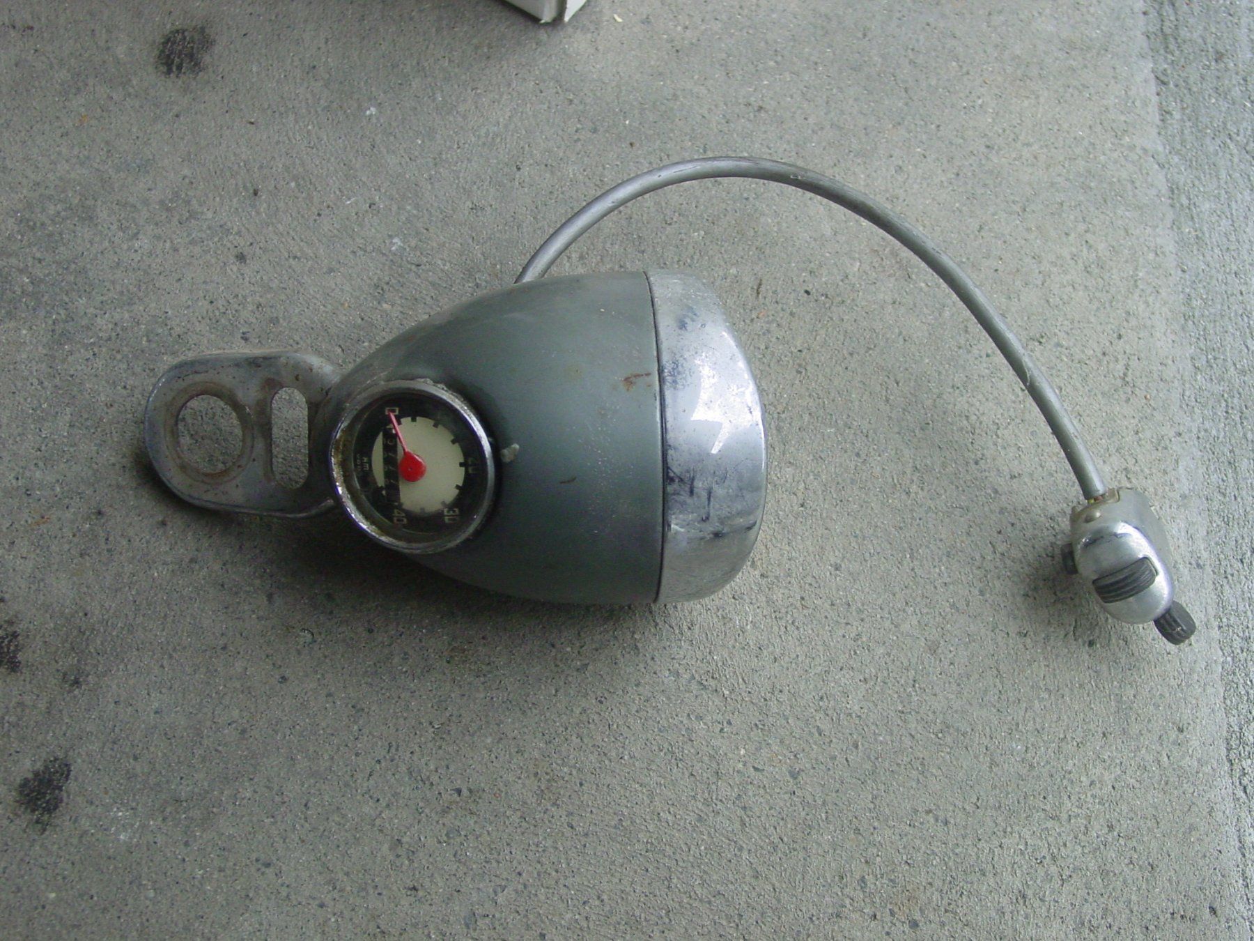 Ciclomotori: Eierlampe Sachs Rixe Puch Hercules mit Tacho und Lichtschalt – Usato da Hirschthal venduto da Juribu 1