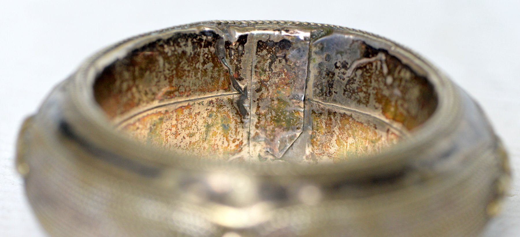 Bracciali & Braccialetti: Ancien bracelet en métal – Usato da Neuchâtel venduto da Neuchatel 8