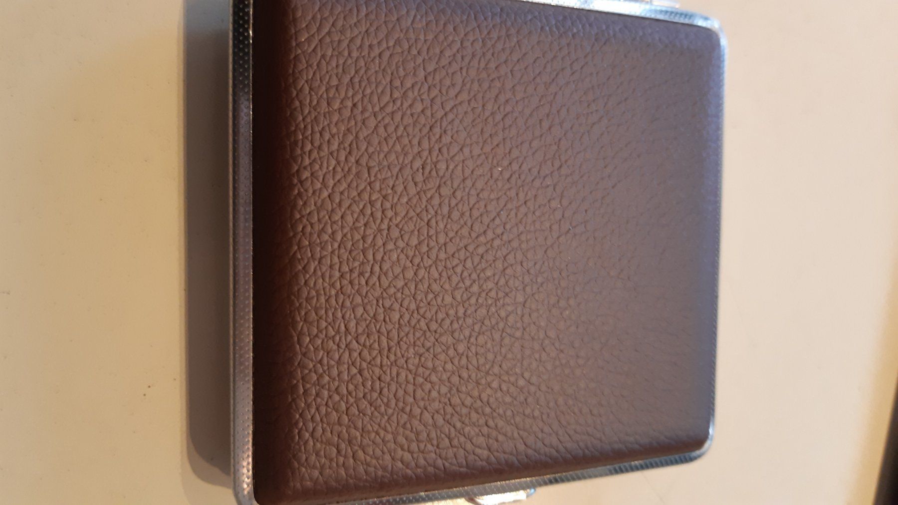 Altri Prodotti per fumatori: Zigaretten etui Classisch braun mit buntem Innenleben – Nuovo e nell'imballaggio originale da Ibach venduto da chaemilochhobbygarte 1