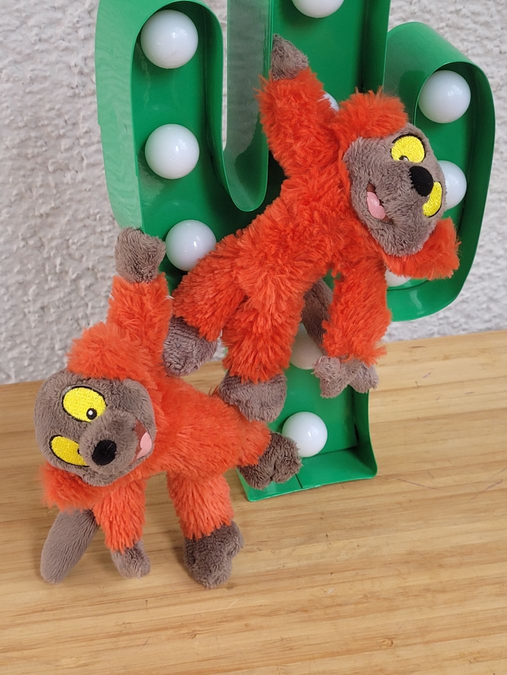 Coop Spielzeuge: 🧡 2 Süsse VARI Äffchen Coop Jamadu mit "Magnethänden" – Gebraucht aus Buttikon SZ von Renco 3