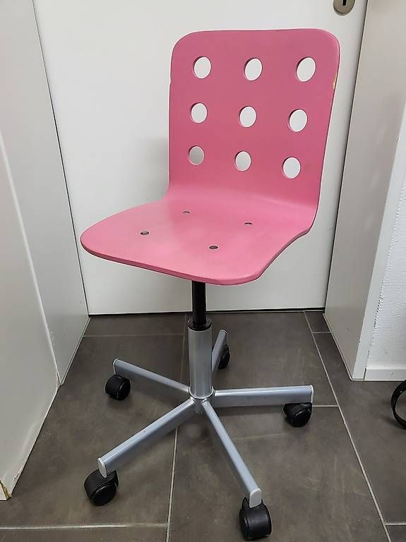 Stühle: Kinderbürostuhl pink oder weiss – Gebraucht aus Immensee von monkauf 2