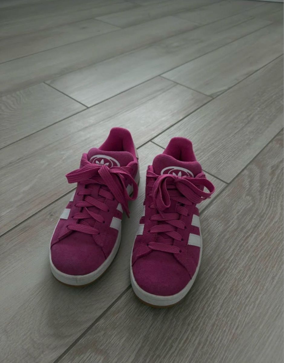 Adidas Chaussures femmes: adidas schuhe – D'occasion à Altikon par borchardt.sara 1