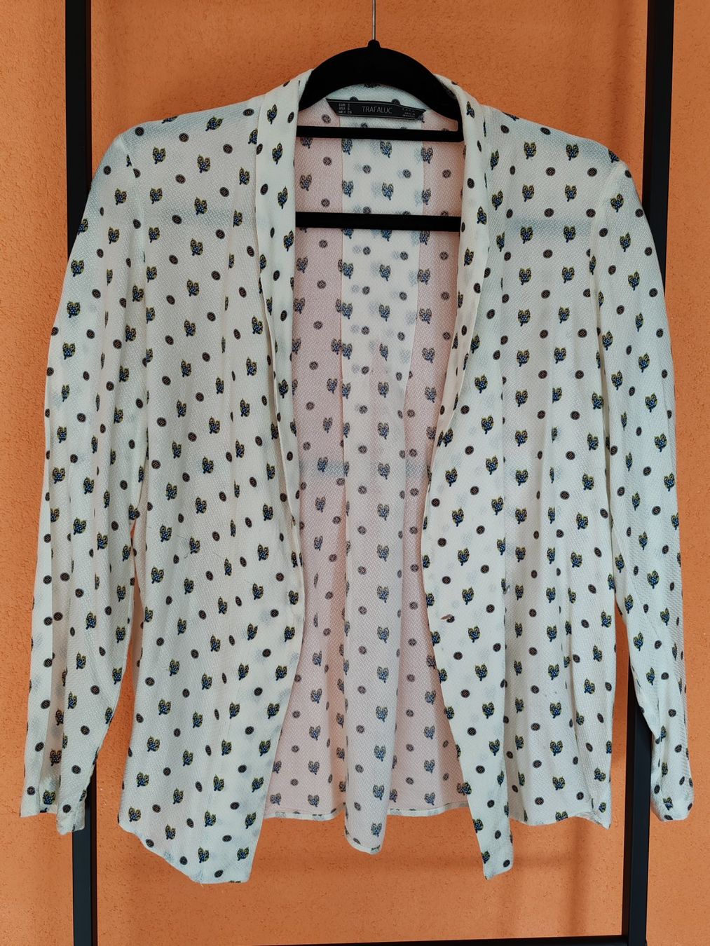 Zara Camicette: Zara-Bluse mit Schalkragen – Usato da Egnach venduto da bgdo26 3