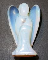 Figur Engel aus Glas milchfarbig, Höhe 4 cm, um 2000