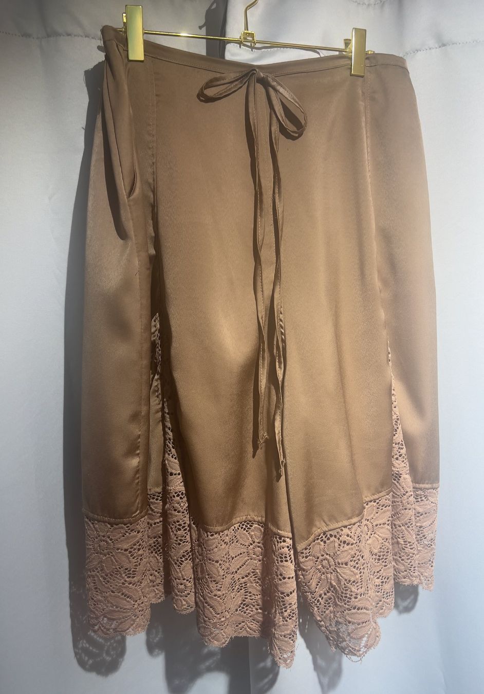 Pantalons: Leichte Shorts mit Spitze – D'occasion à Zürich par Naebeli