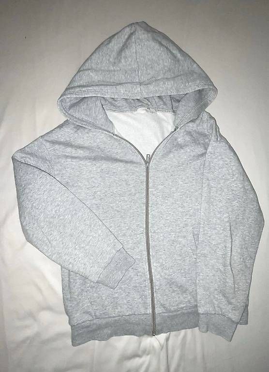 Pullover & Sweatshirts: Grauer Zipper H&M - Grösse 134-140 – Gebraucht aus Staufen von Flamenco666