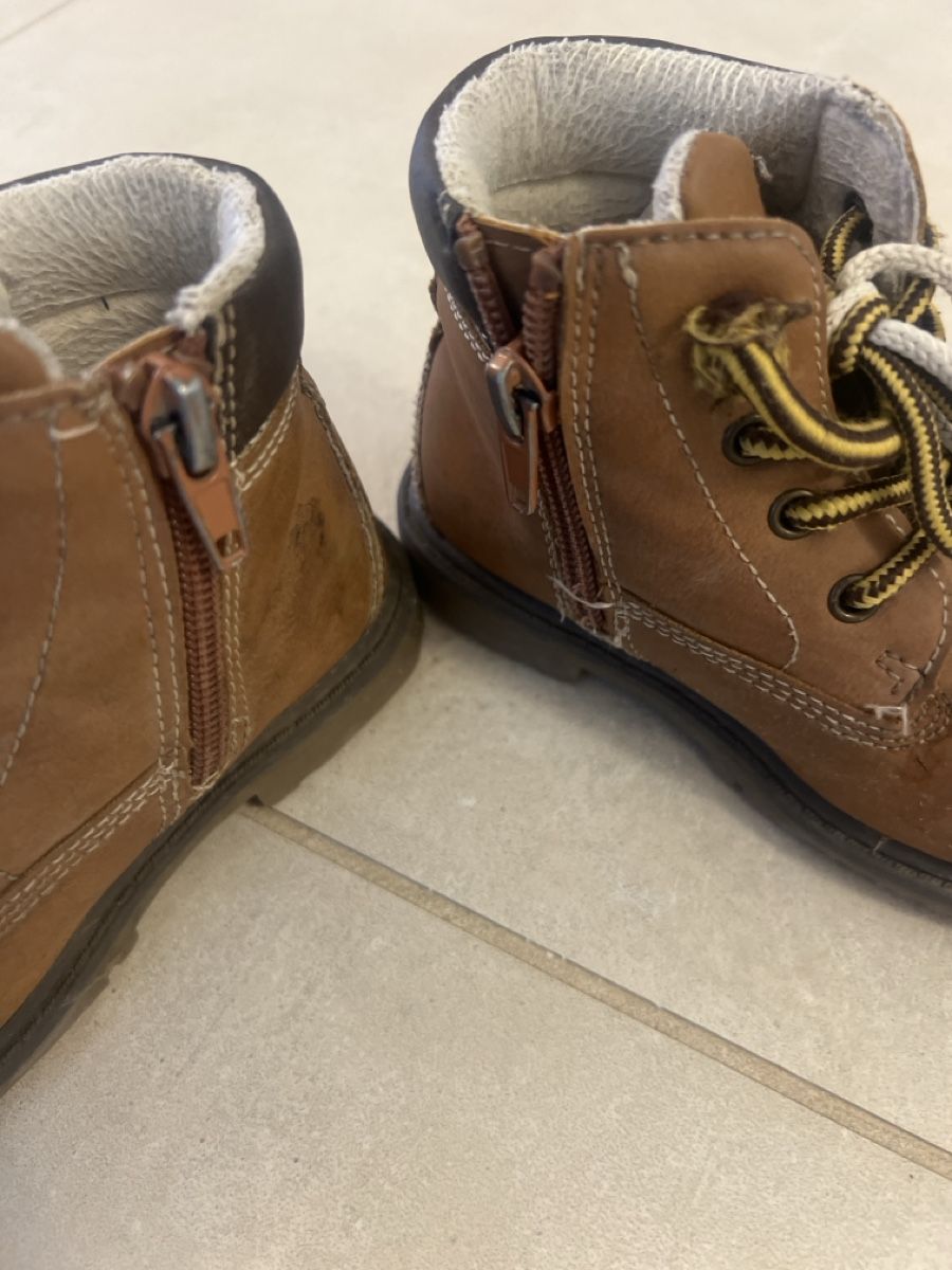 Fila Scarpe per ragazzi: Schuhe Fila Grösse 24 – Usato da Schönenberg ZH venduto da Bosh 3