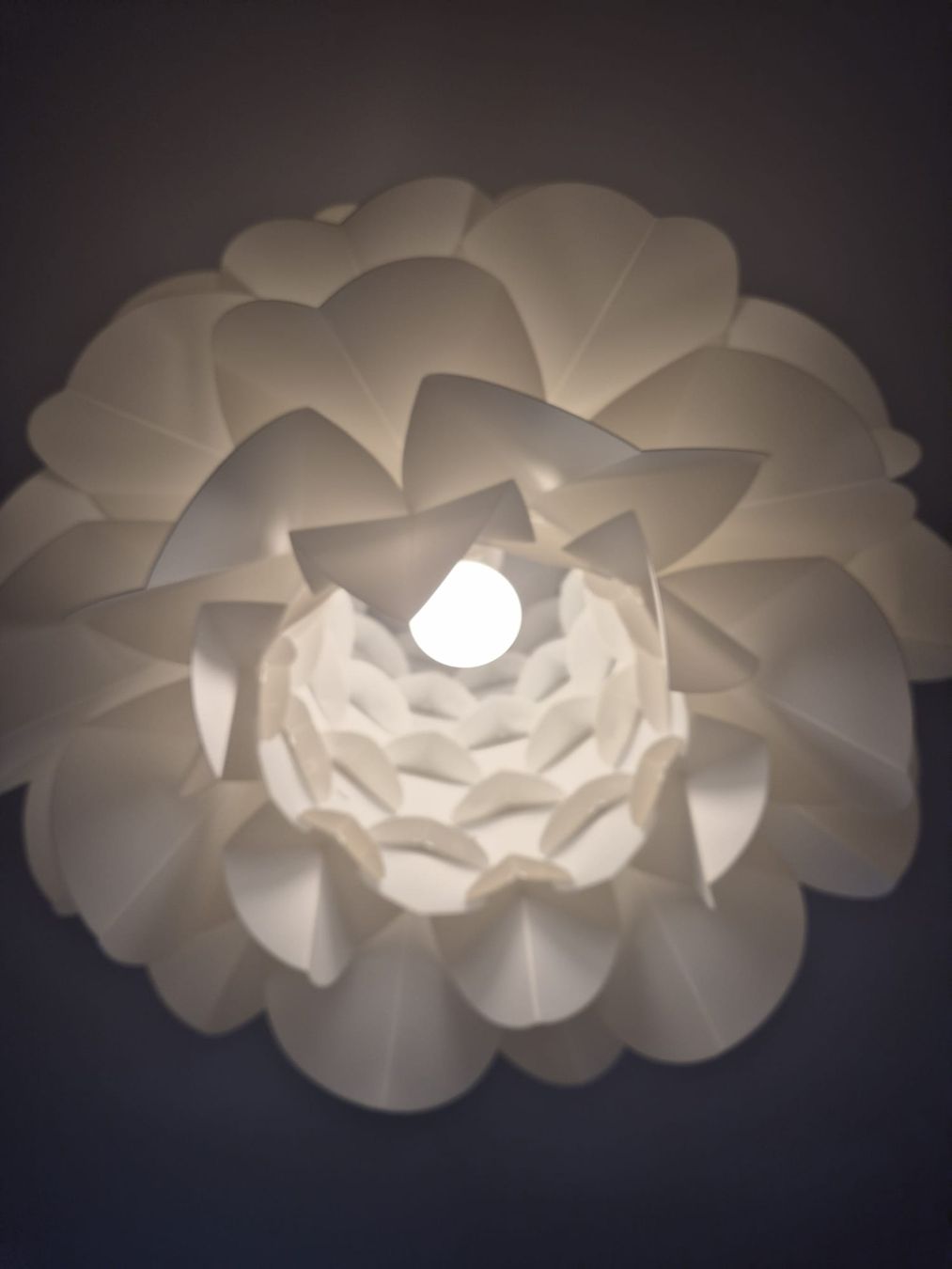 Kronleuchter & Deckenlampen: Deckenlampe weiss, guter Zustand – Gebraucht aus Rotkreuz von Zmili_369 2