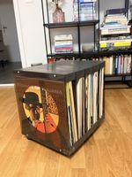 Vinyl Record Holder / Plattenspieler-Aufbewahrung